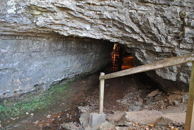 Bell Witch Cave, Tennessee