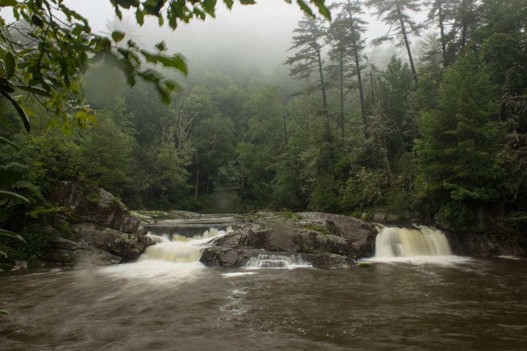 smoky mountains blue ridge parkway road trip linville falls