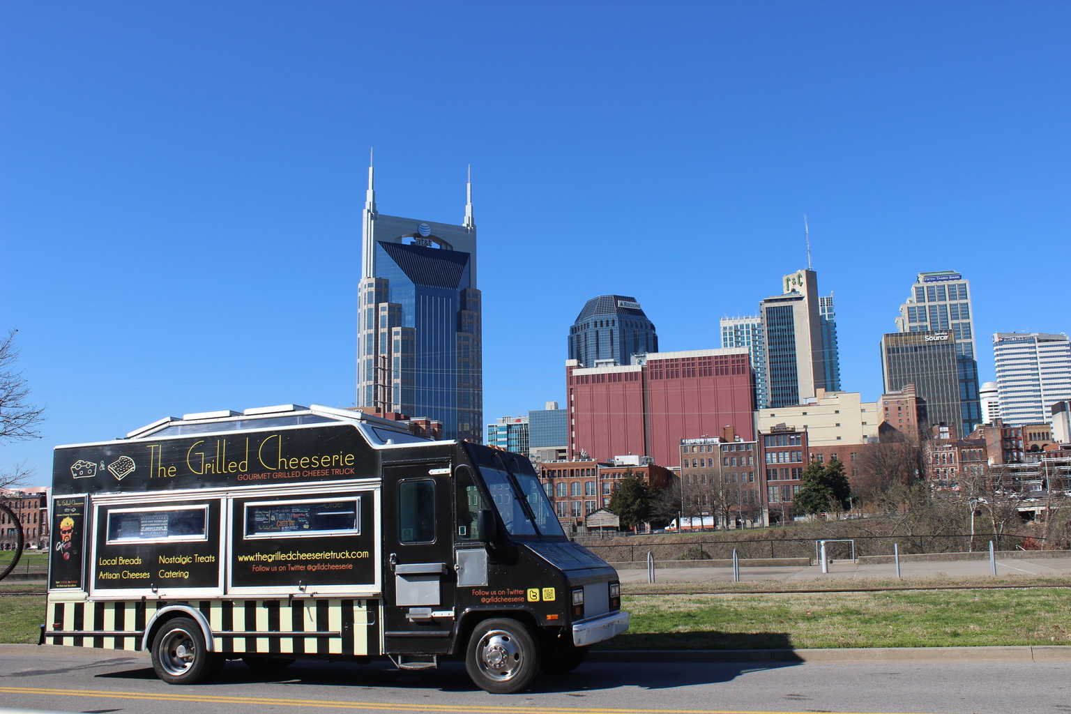 Read more about the article Nashville Food Truck Friday : The Grilled Cheeserie @GrlldCheeserie @FoodTrucksNash