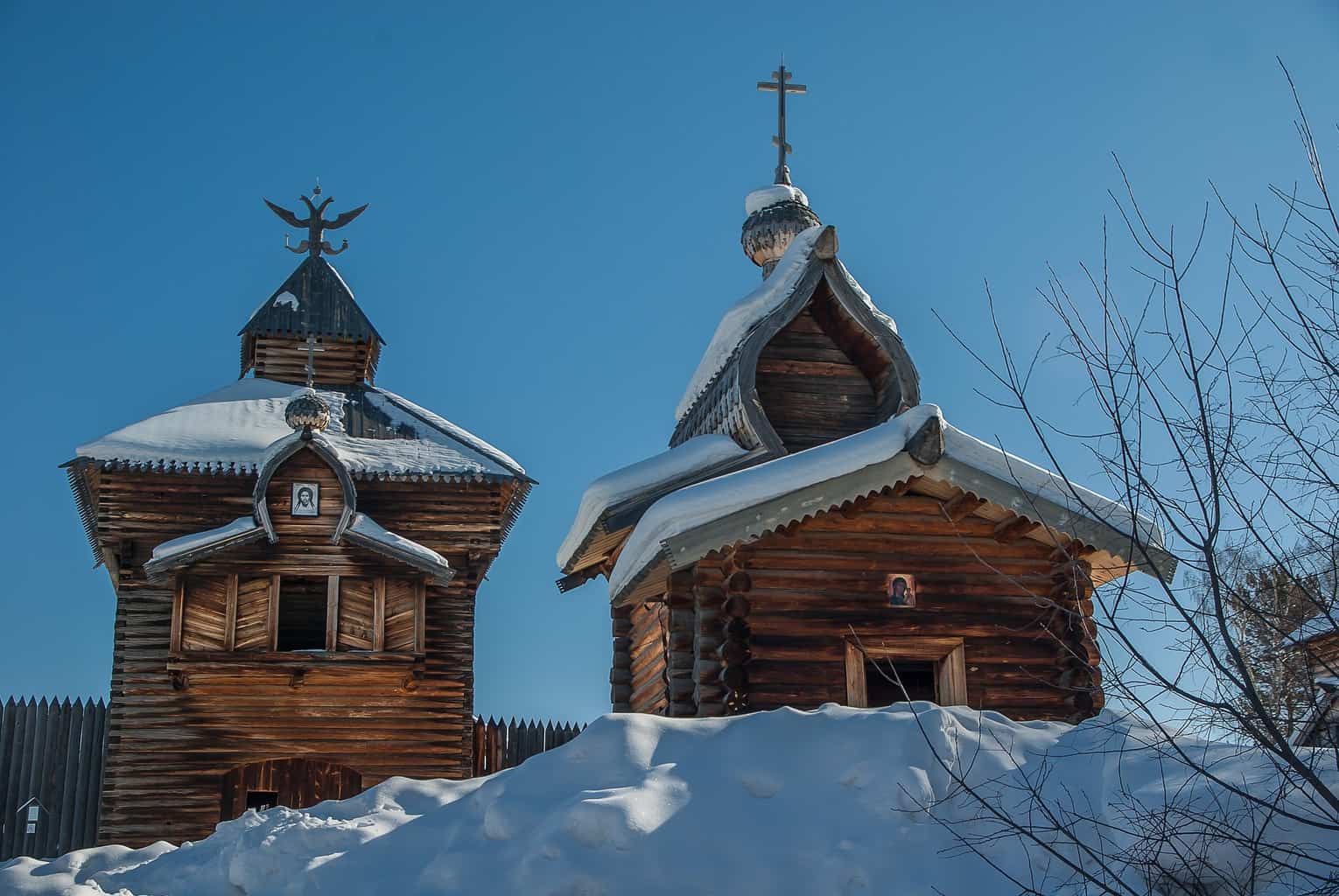 cabins in the arctic siberia