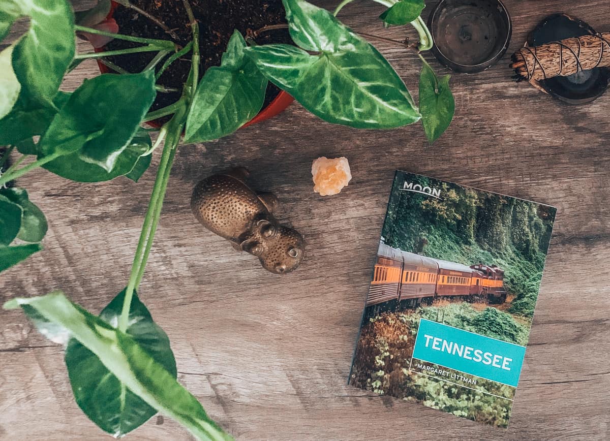 moon tennessee guidebook