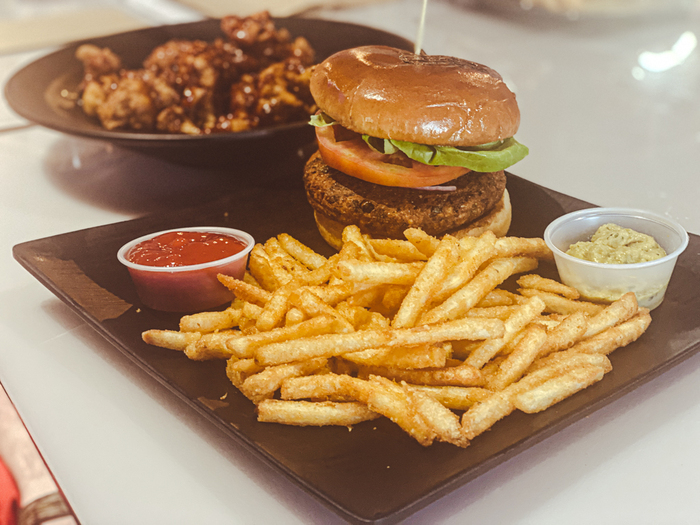vegan restaurants gulf shores - bleus burger