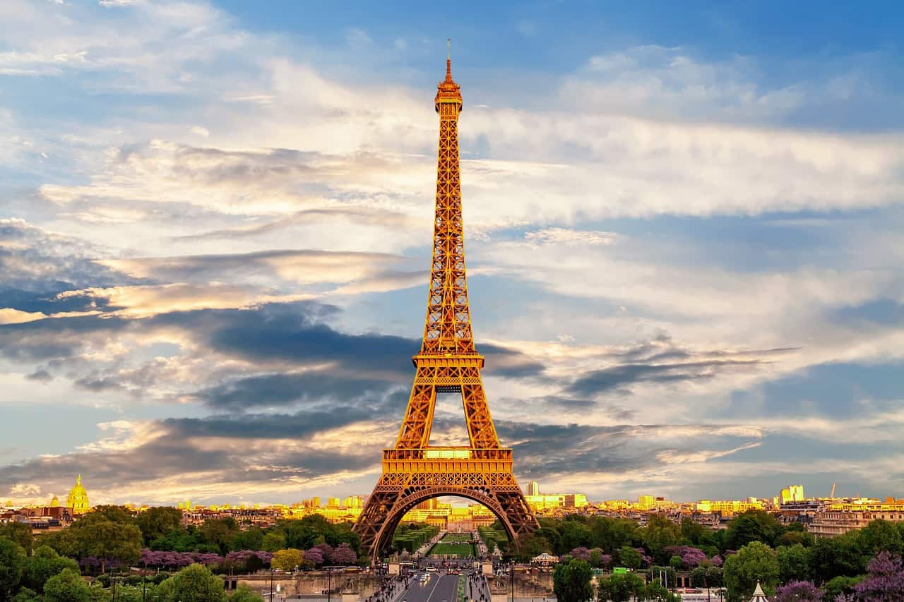 the eiffel tower