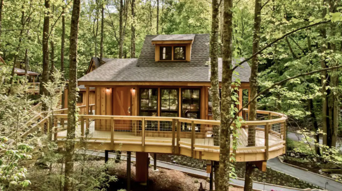 Airbnb Gatlinburg – The Magnolia Treehouse