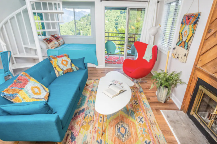 Airbnb Gatlinburg – Vibrant Studio Loft