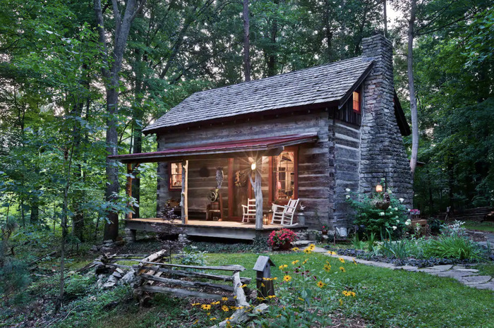 Airbnb Louisville KY – Romantic Cabin