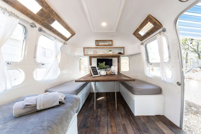 Airbnb Louisville KY – Airstream Trailer