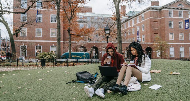 Read more about the article Exploring Beyond the Books: How College Students are Embracing Veganism for Health and the Environment
